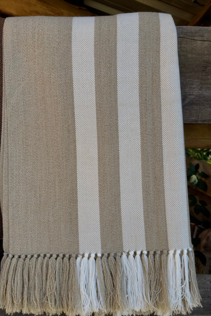 Ruana Beige con Lineas